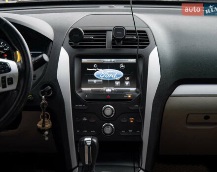 Чорний Форд Експлорер, об'ємом двигуна 3.5 л та пробігом 284 тис. км за 12700 $, фото 8 на Automoto.ua