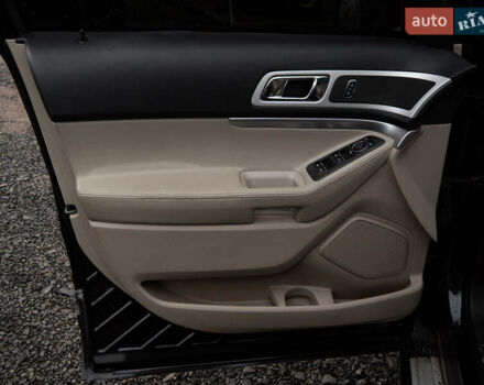 Чорний Форд Експлорер, об'ємом двигуна 3.5 л та пробігом 284 тис. км за 12700 $, фото 11 на Automoto.ua