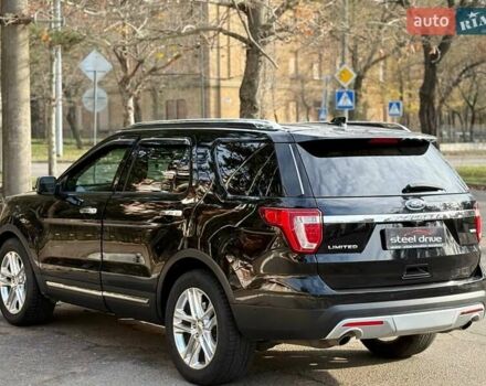 Черный Форд Эксплорер, объемом двигателя 3.5 л и пробегом 208 тыс. км за 21499 $, фото 6 на Automoto.ua