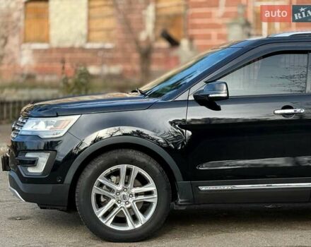 Черный Форд Эксплорер, объемом двигателя 3.5 л и пробегом 208 тыс. км за 21499 $, фото 3 на Automoto.ua