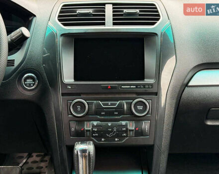 Черный Форд Эксплорер, объемом двигателя 2.3 л и пробегом 178 тыс. км за 13990 $, фото 21 на Automoto.ua