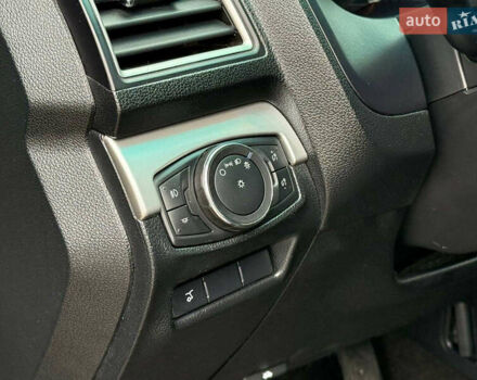 Черный Форд Эксплорер, объемом двигателя 2.3 л и пробегом 178 тыс. км за 13990 $, фото 10 на Automoto.ua