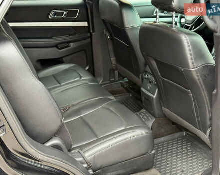 Черный Форд Эксплорер, объемом двигателя 2.3 л и пробегом 178 тыс. км за 13990 $, фото 16 на Automoto.ua