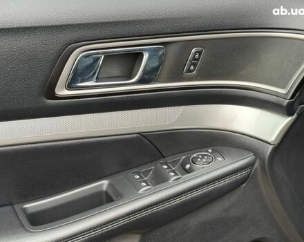 Черный Форд Эксплорер, объемом двигателя 2.3 л и пробегом 178 тыс. км за 13990 $, фото 9 на Automoto.ua