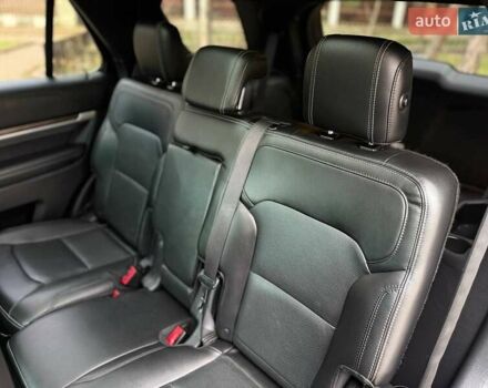 Черный Форд Эксплорер, объемом двигателя 3.5 л и пробегом 208 тыс. км за 21499 $, фото 17 на Automoto.ua