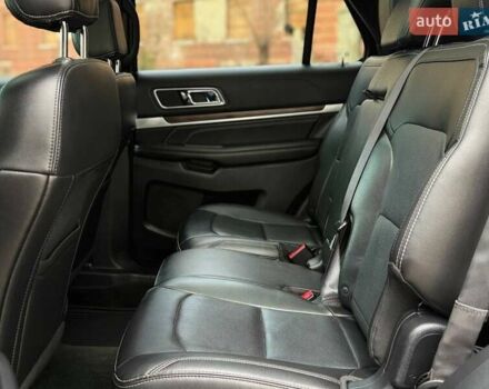 Черный Форд Эксплорер, объемом двигателя 3.5 л и пробегом 208 тыс. км за 21499 $, фото 16 на Automoto.ua