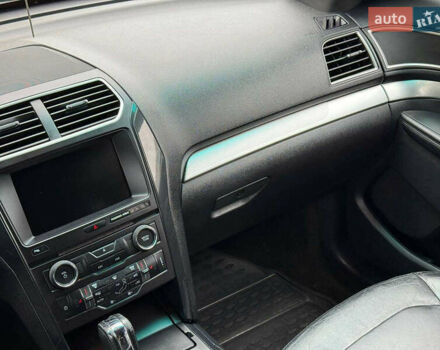 Черный Форд Эксплорер, объемом двигателя 2.3 л и пробегом 178 тыс. км за 13990 $, фото 19 на Automoto.ua