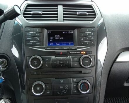 Черный Форд Эксплорер, объемом двигателя 3.7 л и пробегом 100 тыс. км за 18500 $, фото 3 на Automoto.ua