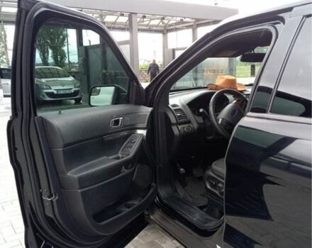 Черный Форд Эксплорер, объемом двигателя 3.7 л и пробегом 100 тыс. км за 18500 $, фото 6 на Automoto.ua