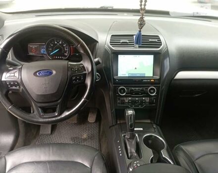 Черный Форд Эксплорер, объемом двигателя 2.3 л и пробегом 125 тыс. км за 17900 $, фото 1 на Automoto.ua