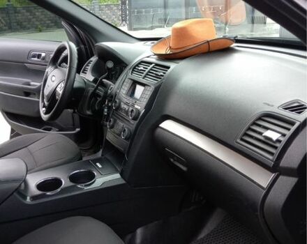 Черный Форд Эксплорер, объемом двигателя 3.7 л и пробегом 100 тыс. км за 18500 $, фото 2 на Automoto.ua