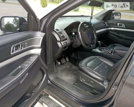 Черный Форд Эксплорер, объемом двигателя 2.3 л и пробегом 125 тыс. км за 17900 $, фото 28 на Automoto.ua