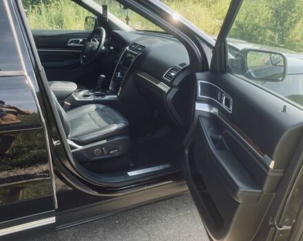 Чорний Форд Експлорер, об'ємом двигуна 3.5 л та пробігом 220 тис. км за 17500 $, фото 2 на Automoto.ua