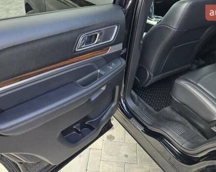 Форд Експлорер 2017 у Луцьку на Automoto.ua Чорний Форд Експлорер, об'ємом двигуна 3.5 л та пробігом 125 тис. км за 18500 $, фото 18 на Automoto.ua