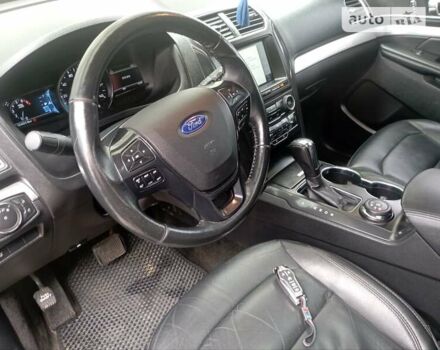 Черный Форд Эксплорер, объемом двигателя 2.3 л и пробегом 125 тыс. км за 17900 $, фото 7 на Automoto.ua