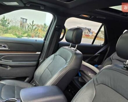 Форд Експлорер 2017 у Луцьку на Automoto.ua Чорний Форд Експлорер, об'ємом двигуна 3.5 л та пробігом 125 тис. км за 18500 $, фото 14 на Automoto.ua