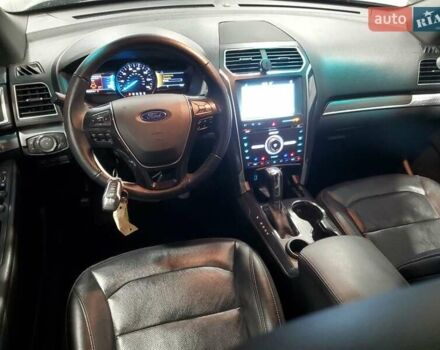 Черный Форд Эксплорер, объемом двигателя 3.5 л и пробегом 132 тыс. км за 3000 $, фото 7 на Automoto.ua