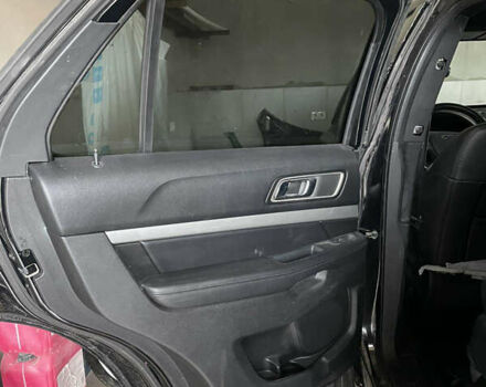 Черный Форд Эксплорер, объемом двигателя 2.3 л и пробегом 96 тыс. км за 13500 $, фото 6 на Automoto.ua