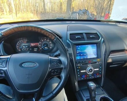 Чорний Форд Експлорер, об'ємом двигуна 3 л та пробігом 110 тис. км за 13999 $, фото 11 на Automoto.ua