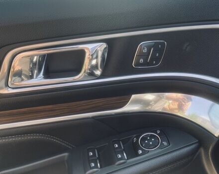 Чорний Форд Експлорер, об'ємом двигуна 3.5 л та пробігом 220 тис. км за 17500 $, фото 6 на Automoto.ua