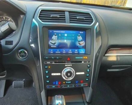 Черный Форд Эксплорер, объемом двигателя 3.5 л и пробегом 137 тыс. км за 12700 $, фото 12 на Automoto.ua