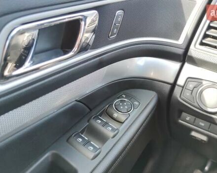 Чорний Форд Експлорер, об'ємом двигуна 3.5 л та пробігом 140 тис. км за 25000 $, фото 19 на Automoto.ua