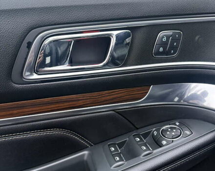 Чорний Форд Експлорер, об'ємом двигуна 3.5 л та пробігом 220 тис. км за 16900 $, фото 13 на Automoto.ua