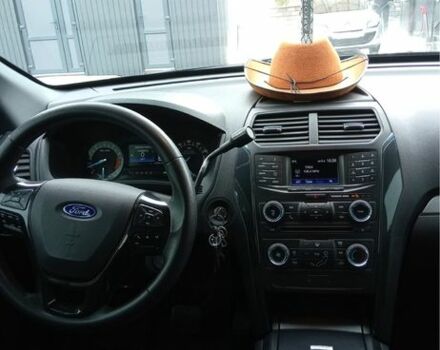 Черный Форд Эксплорер, объемом двигателя 3.7 л и пробегом 100 тыс. км за 18500 $, фото 5 на Automoto.ua