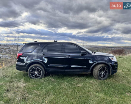 Черный Форд Эксплорер, объемом двигателя 3.7 л и пробегом 140 тыс. км за 17500 $, фото 6 на Automoto.ua