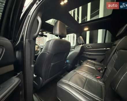 Черный Форд Эксплорер, объемом двигателя 3.5 л и пробегом 233 тыс. км за 23500 $, фото 13 на Automoto.ua