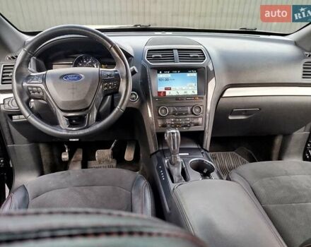 Черный Форд Эксплорер, объемом двигателя 3.5 л и пробегом 155 тыс. км за 22750 $, фото 8 на Automoto.ua