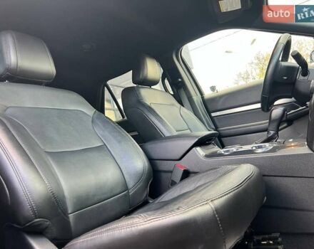 Черный Форд Эксплорер, объемом двигателя 3.5 л и пробегом 50 тыс. км за 23800 $, фото 8 на Automoto.ua