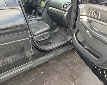 Черный Форд Эксплорер, объемом двигателя 3.5 л и пробегом 155 тыс. км за 22750 $, фото 6 на Automoto.ua