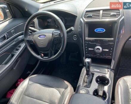 Черный Форд Эксплорер, объемом двигателя 3.5 л и пробегом 33 тыс. км за 24900 $, фото 8 на Automoto.ua