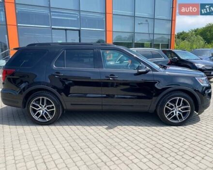 Черный Форд Эксплорер, объемом двигателя 3.5 л и пробегом 33 тыс. км за 24900 $, фото 6 на Automoto.ua