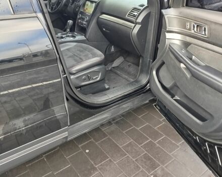 Черный Форд Эксплорер, объемом двигателя 3.5 л и пробегом 155 тыс. км за 541 $, фото 4 на Automoto.ua