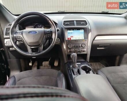 Черный Форд Эксплорер, объемом двигателя 3.5 л и пробегом 155 тыс. км за 22750 $, фото 7 на Automoto.ua