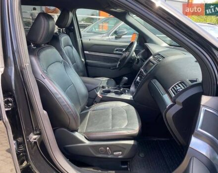 Черный Форд Эксплорер, объемом двигателя 3.5 л и пробегом 33 тыс. км за 24900 $, фото 23 на Automoto.ua