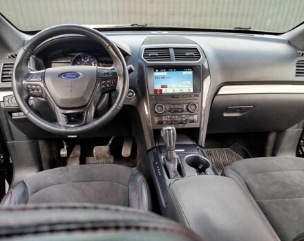 Черный Форд Эксплорер, объемом двигателя 3.5 л и пробегом 155 тыс. км за 541 $, фото 6 на Automoto.ua
