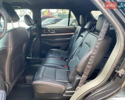 Черный Форд Эксплорер, объемом двигателя 3.5 л и пробегом 33 тыс. км за 24900 $, фото 19 на Automoto.ua