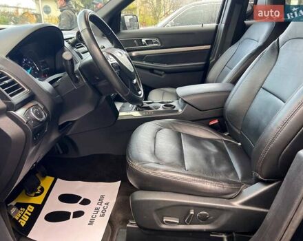 Черный Форд Эксплорер, объемом двигателя 3.5 л и пробегом 50 тыс. км за 23800 $, фото 17 на Automoto.ua