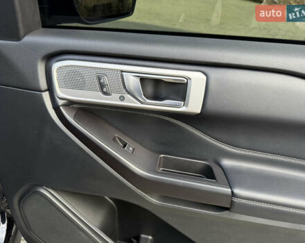 Чорний Форд Експлорер, об'ємом двигуна 2.3 л та пробігом 126 тис. км за 19300 $, фото 94 на Automoto.ua