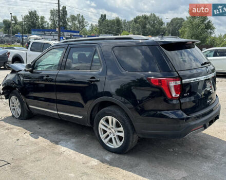Черный Форд Эксплорер, объемом двигателя 3.5 л и пробегом 180 тыс. км за 9300 $, фото 4 на Automoto.ua