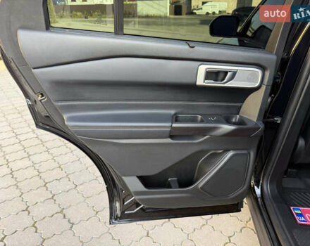 Чорний Форд Експлорер, об'ємом двигуна 2.3 л та пробігом 126 тис. км за 19300 $, фото 67 на Automoto.ua