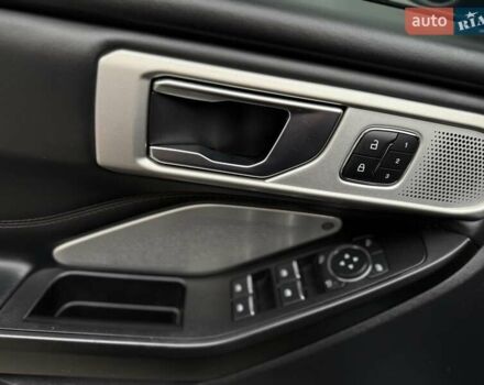 Чорний Форд Експлорер, об'ємом двигуна 3 л та пробігом 90 тис. км за 26600 $, фото 39 на Automoto.ua