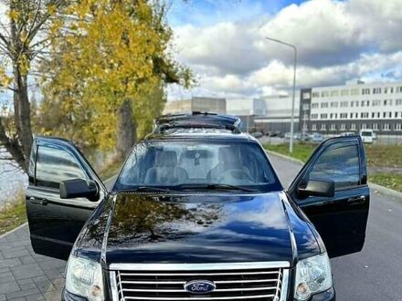 Чорний Форд Експлорер, об'ємом двигуна 4 л та пробігом 202 тис. км за 9300 $, фото 1 на Automoto.ua