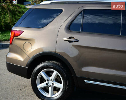 Коричневый Форд Эксплорер, объемом двигателя 3.5 л и пробегом 152 тыс. км за 16000 $, фото 3 на Automoto.ua