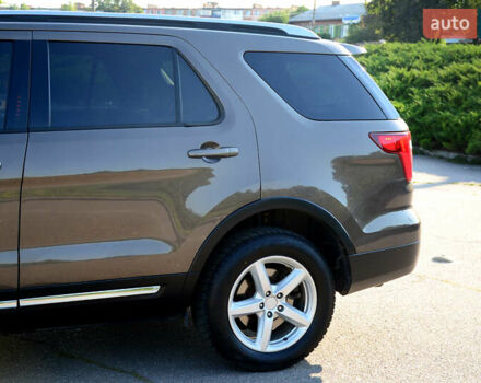 Коричневый Форд Эксплорер, объемом двигателя 3.5 л и пробегом 152 тыс. км за 16000 $, фото 12 на Automoto.ua