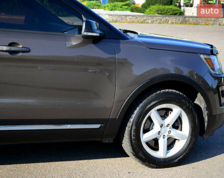 Коричневый Форд Эксплорер, объемом двигателя 3.5 л и пробегом 152 тыс. км за 16000 $, фото 2 на Automoto.ua