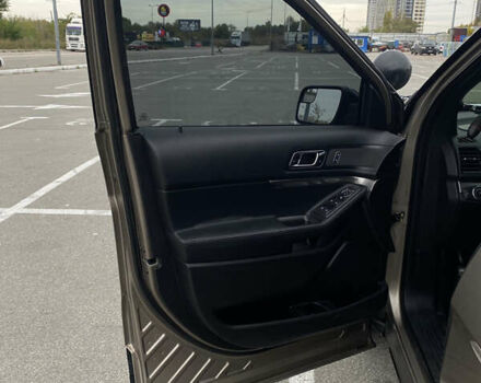 Форд Эксплорер 2017 в Киеве на Automoto.ua Коричневый Форд Эксплорер, объемом двигателя 3.7 л и пробегом 217 тыс. км за 21600 $, фото 30 на Automoto.ua